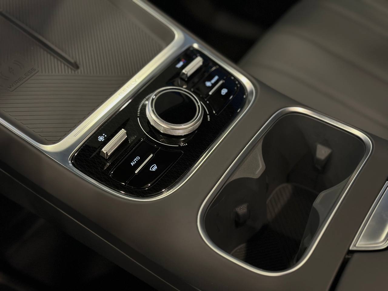 Новый Geely                                                   EX5 EM-i в ПЕНЗЕ - АВТОЛОЦМАН